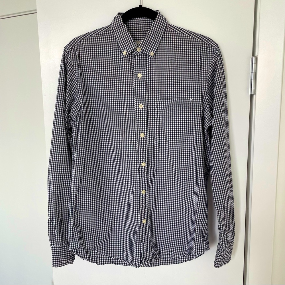 Club Monaco Men’s Slim Fit Shirt.